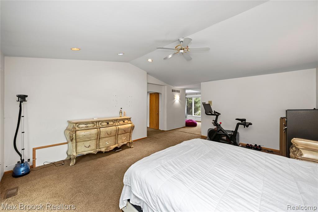 6067 Charles Drive, West Bloomfield, MI — Photo 42