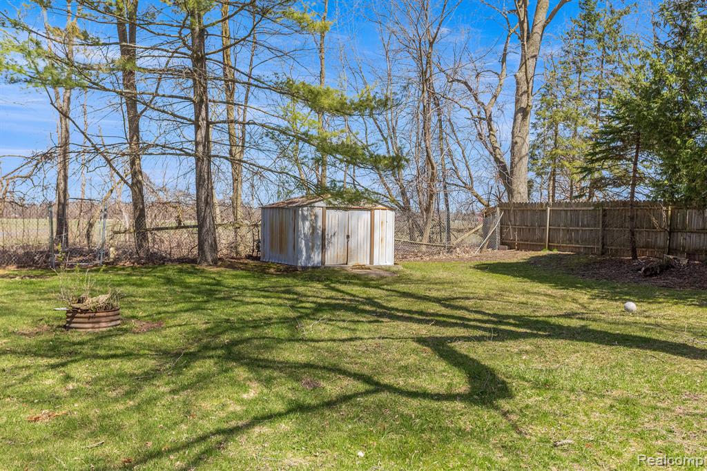 291 ALMONT Avenue, Almont, MI 48003 — Photo 28