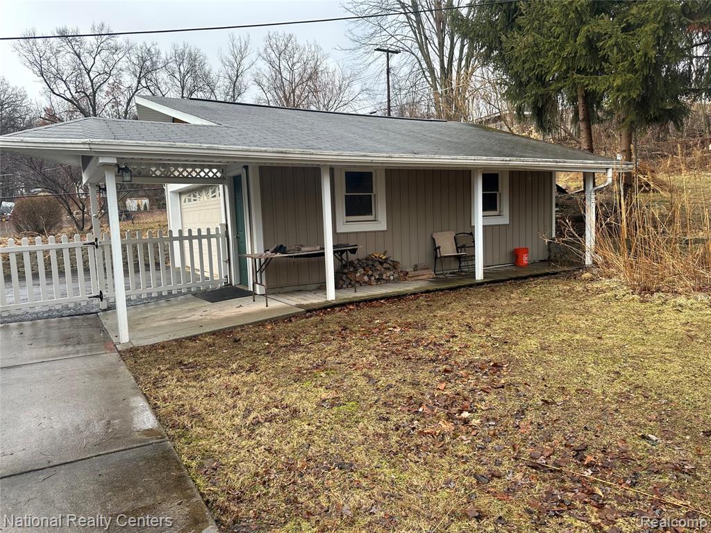 10461 9 Mile Road, Whitmore Lake, MI 48189 — Photo 31