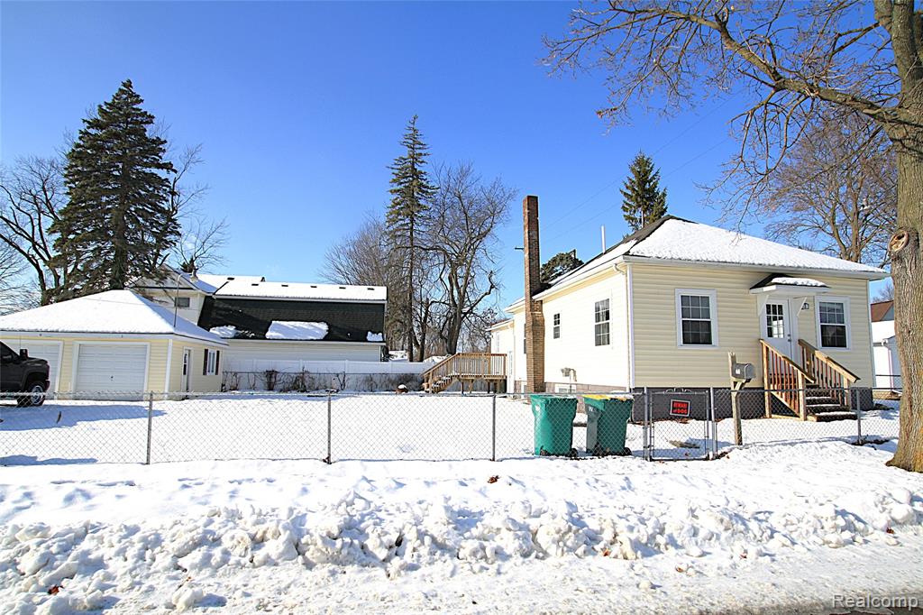 102 S Division Street, Durand, MI 48429 — Photo 4