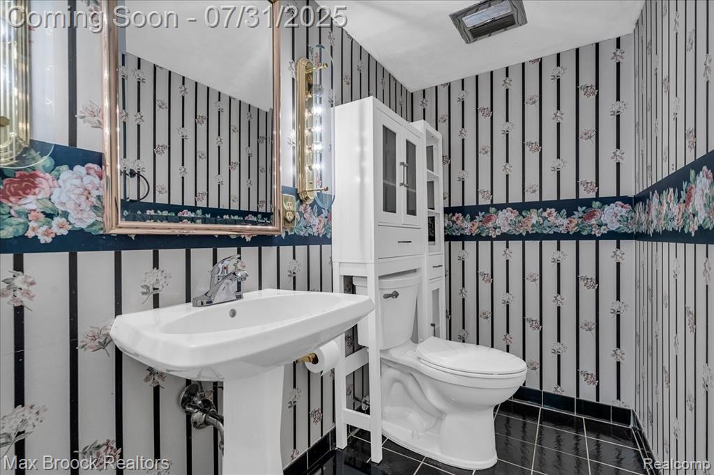 536 Fox River Drive, Bloomfield Hills, MI 48304 — Photo 29