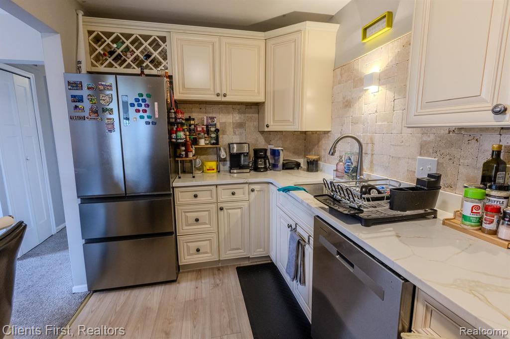 41512 Bedford Drive, Canton, MI 48187 — Photo 10
