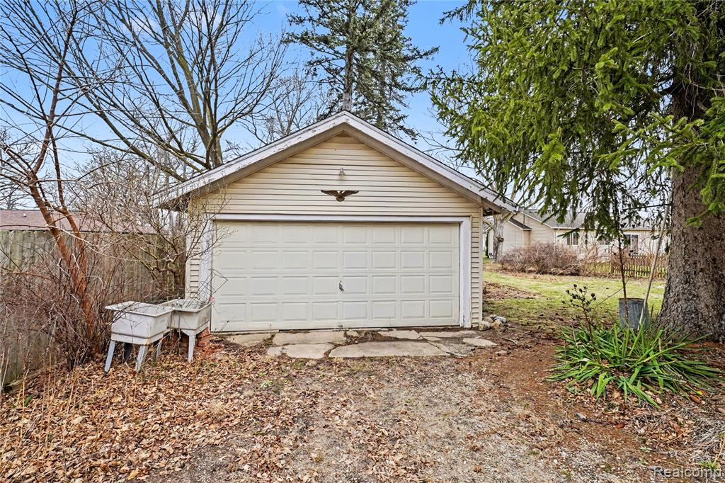609 Main Street, Fenton, MI 48430 — Photo 21