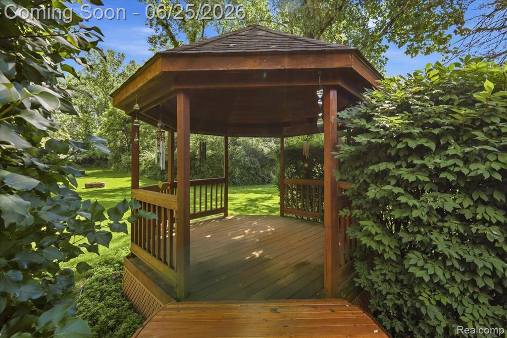 5762 Garnet Circle, Clarkston, MI 48348 — Photo 46