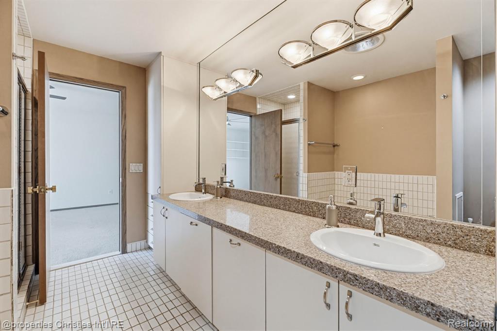 1743 Beechwood Way, Bloomfield Hills, MI 48302 — Photo 27