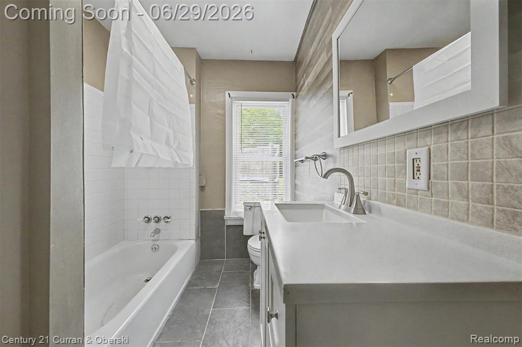 24915 Saint Paul Boulevard, Harrison Township, MI — Photo 11
