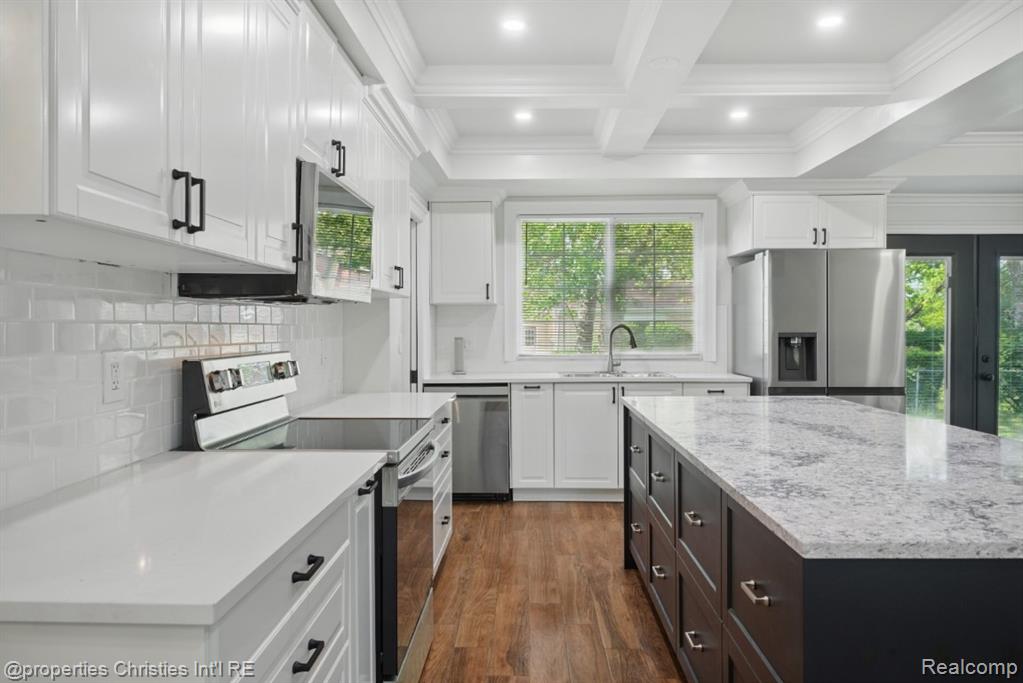 18051 Locherbie Avenue, Beverly Hills, MI 48025 — Photo 7