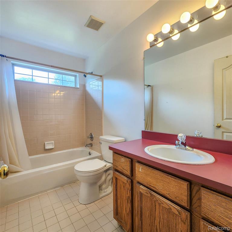 5562 Cary Drive, Ypsilanti, MI 48197 — Photo 32