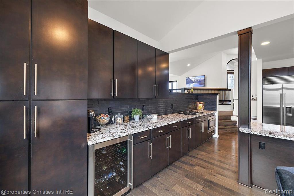 1194 EAGLE NEST CT, Milford, MI 48381 — Photo 10