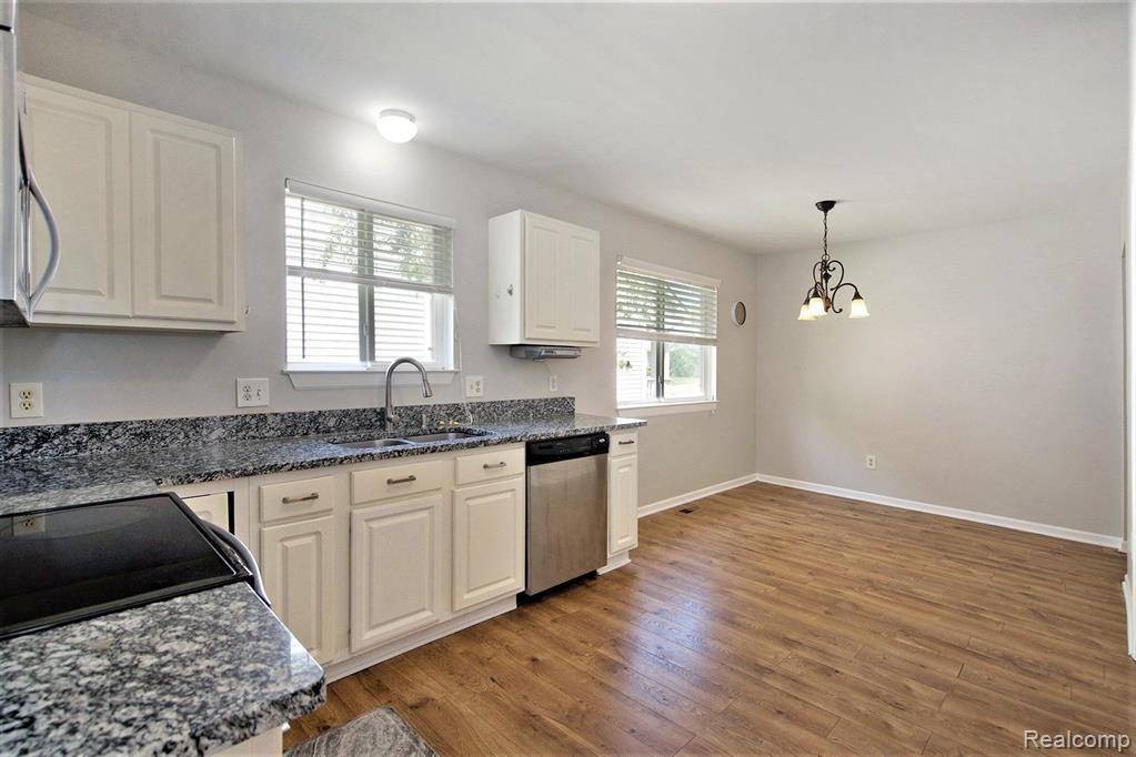 3381 CROMWELL Road, Ann Arbor, MI 48105 — Photo 10