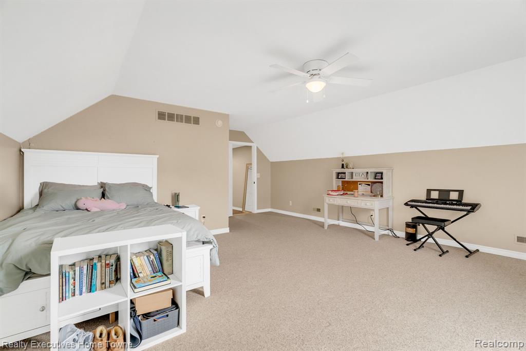 5453 BAYWOOD Drive, Fort Gratiot, MI 48059 — Photo 39