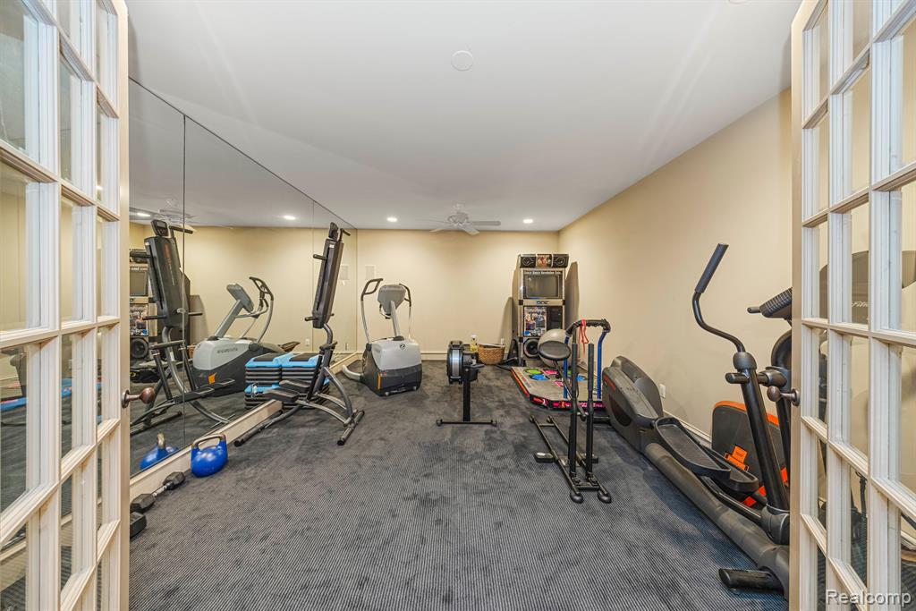 4326 COMMERCE Road, Orchard Lake Village, MI 48324 — Photo 47