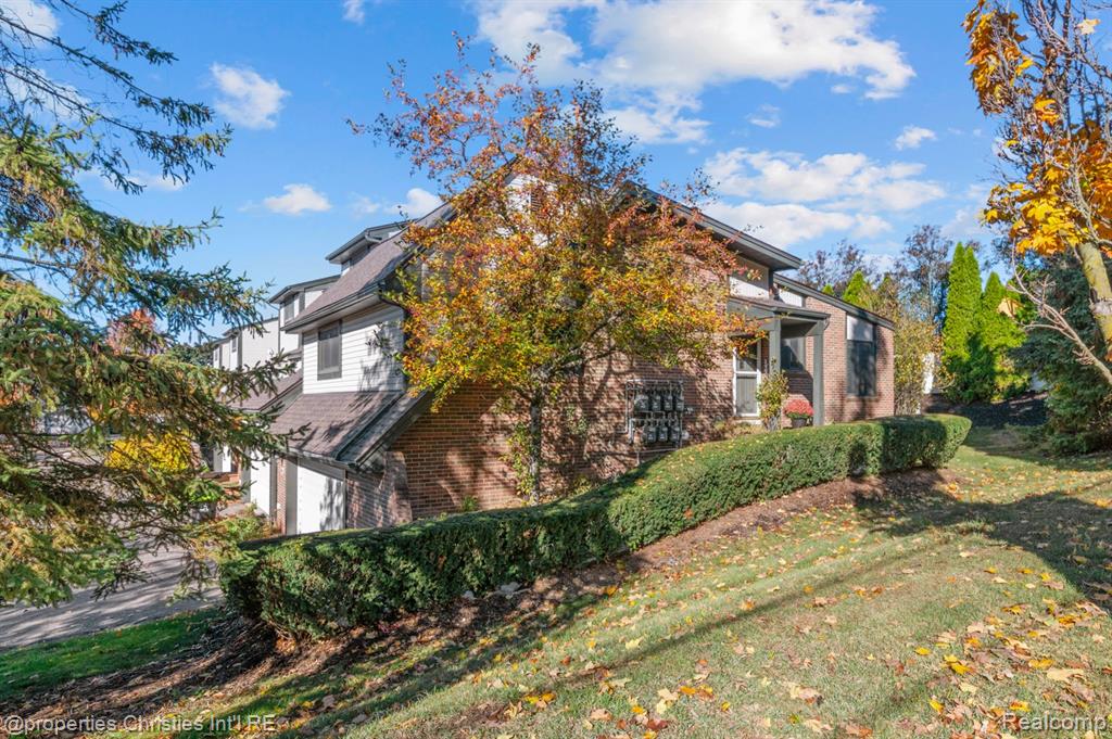 958 New Haven Court, Northville, MI 48167 — Photo 24