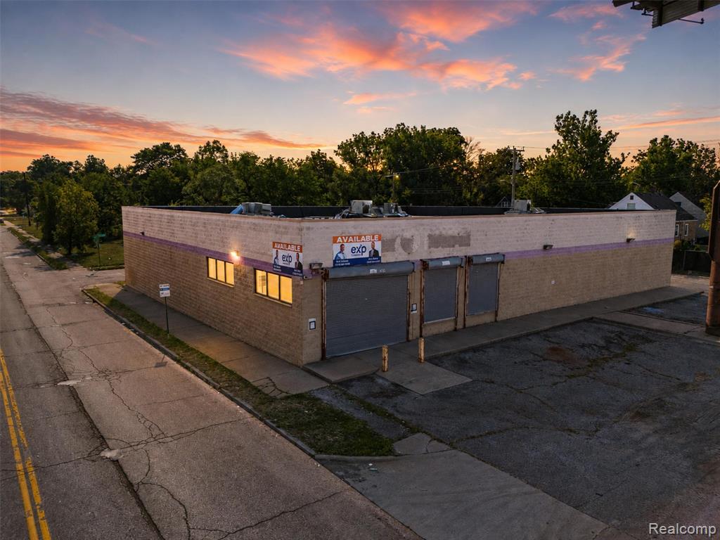 7870 Southfield Road, Detroit, MI 48228