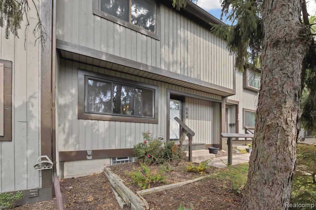 566 Foxboro Square, Brighton, MI 48116 — Photo 30