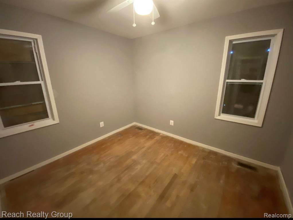 8451 Greenview Avenue, Detroit, MI 48228 — Photo 5
