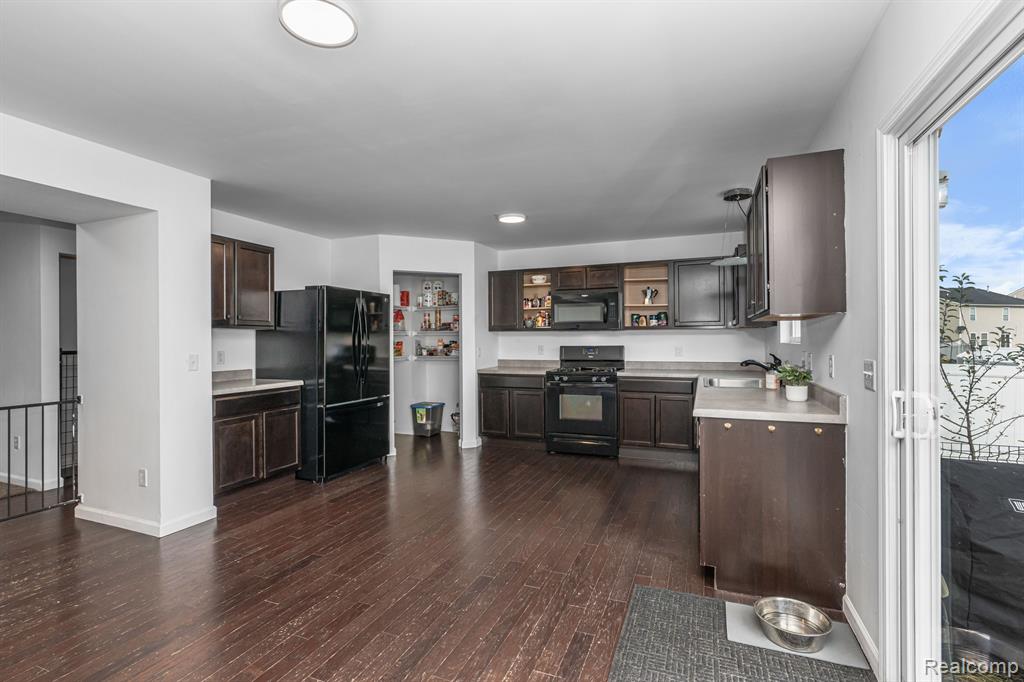 8415 Walnut Hill, Dexter, MI 48130 — Photo 12