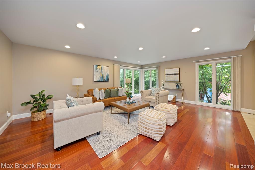 4619 MAURA Lane, West Bloomfield, MI 48323 — Photo 17