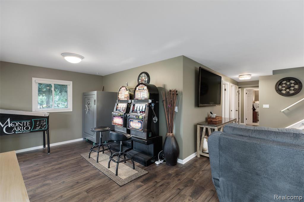 8950 Riverview, Pinckney, MI 48169 — Photo 33