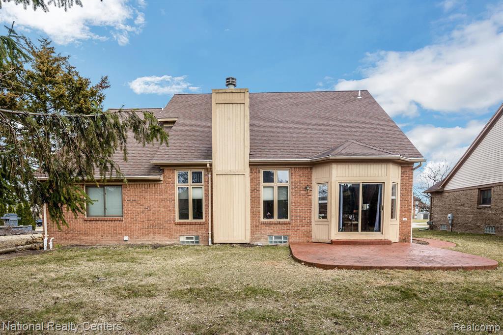 51569 PINEWOOD Drive, Macomb, MI 48042 — Photo 6