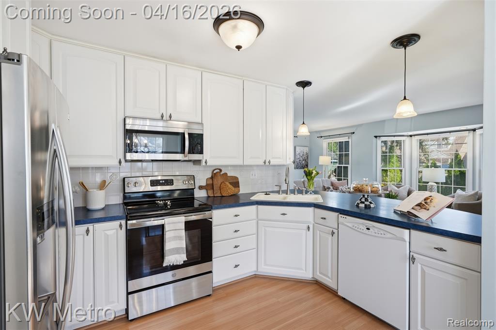 1936 Dorothea Road, Berkley, MI 48072 — Photo 11