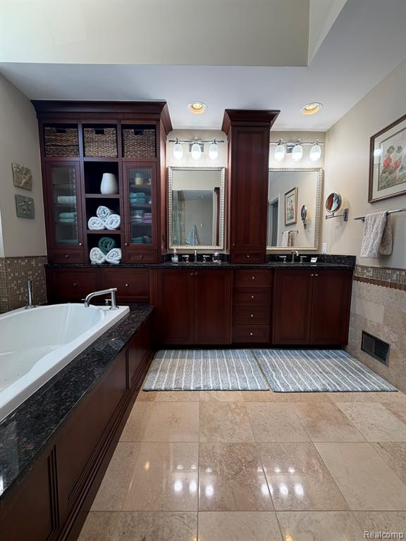 6301 Mission Drive, West Bloomfield, MI 48324 — Photo 27