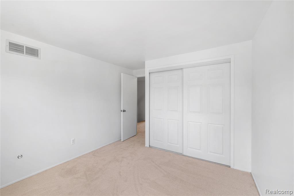 1747 Brentwood Drive, 305, Troy, MI 48098 — Photo 18
