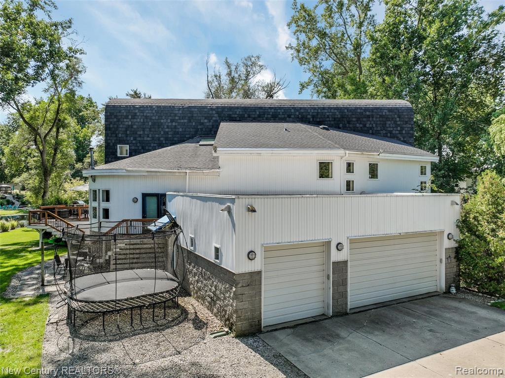275 Angola Street, Wolverine Lake, MI 48390 — Photo 80