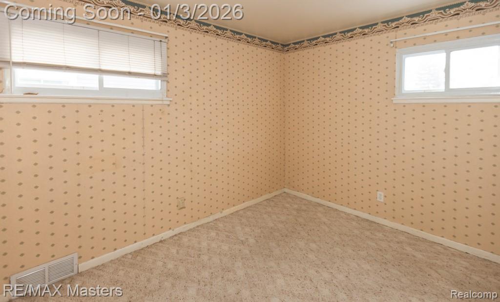 4696 Syracuse Street, Dearborn Heights, MI 48125 — Photo 16