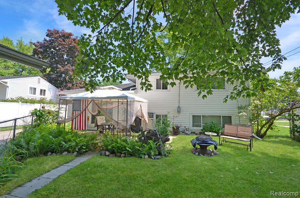 43475 Deborah Drive, Sterling Heights, MI 48313 — Photo 26