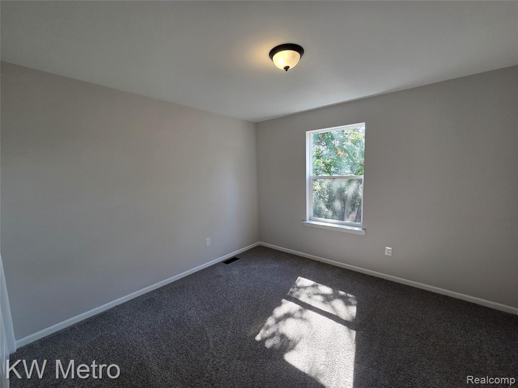 1116 E HAYES Avenue, Hazel Park, MI 48030 — Photo 14