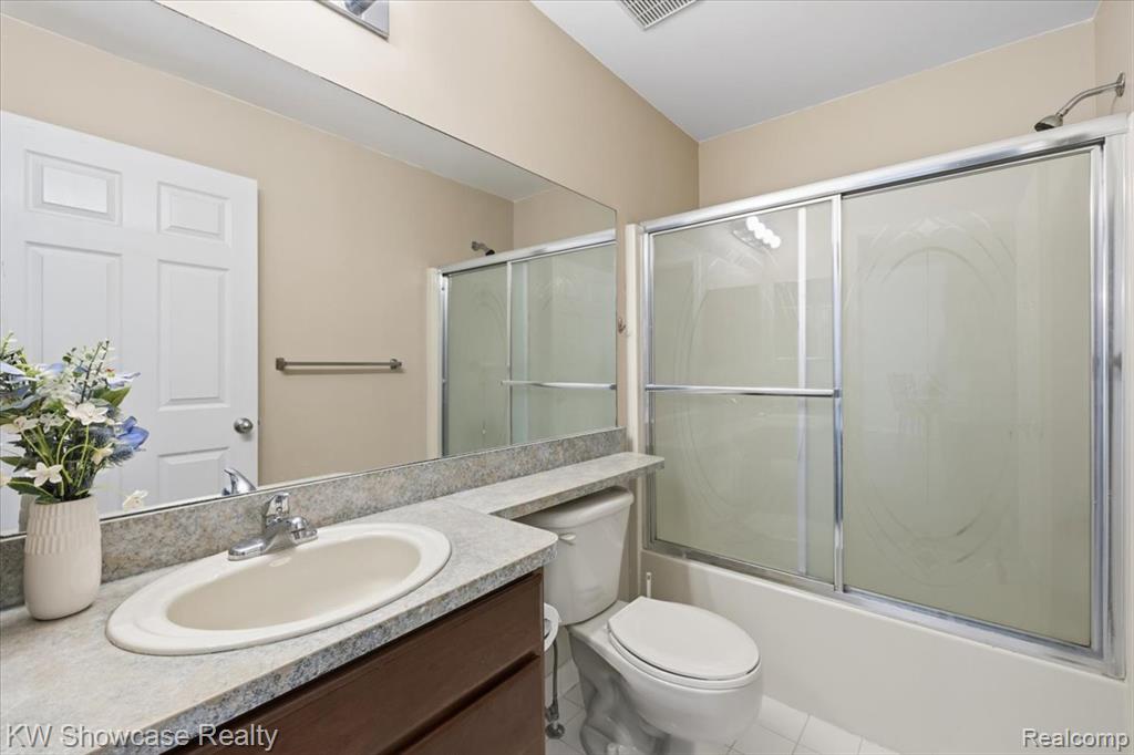 1873 N Kenwyck Drive, Ypsilanti, MI 48198 — Photo 16