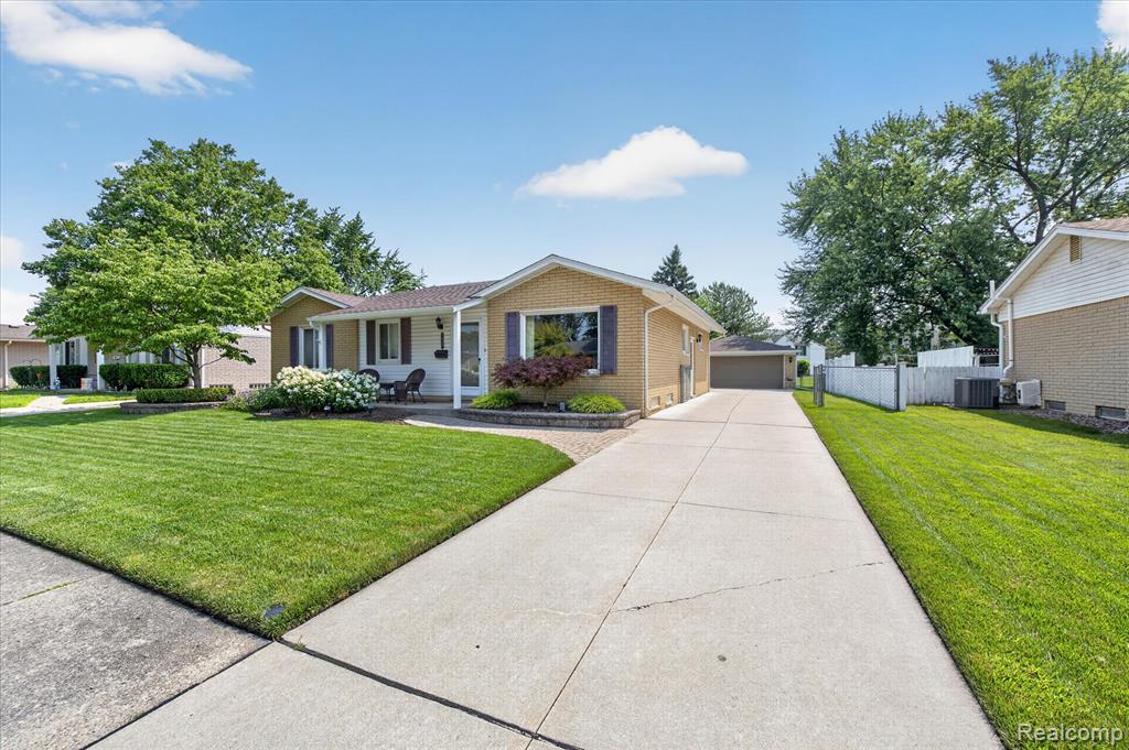 7026 London Court, Canton, MI 48187 — Photo 4
