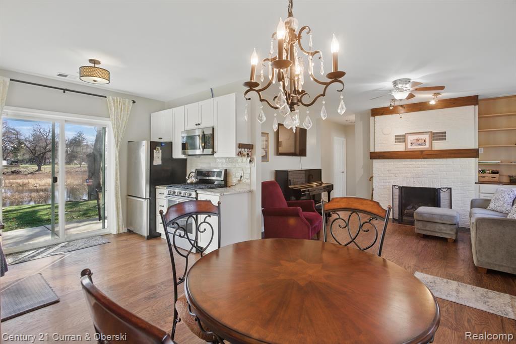 6084 BROCKWAY Street, Commerce Twp, MI 48382 — Photo 9