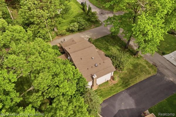 6884 Aeroview Street, West Bloomfield, MI 48324 — Photo 42