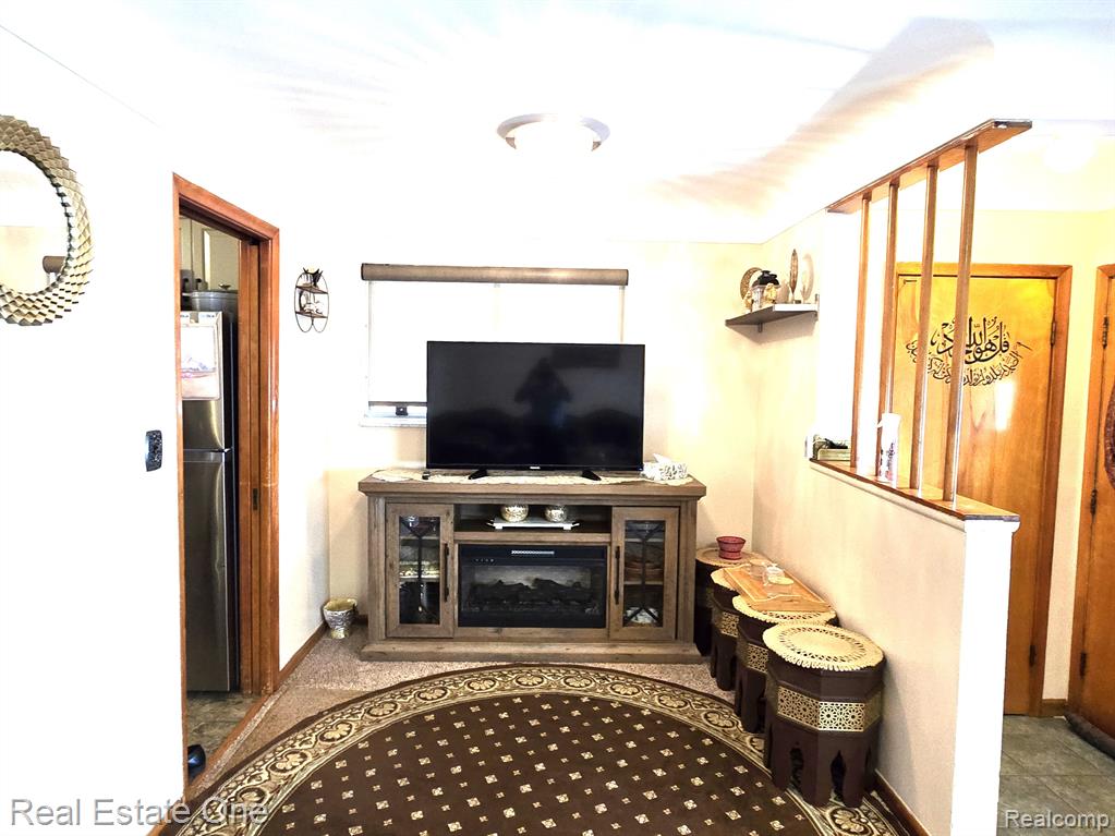6624 MAPLE Street, Dearborn, MI 48126 — Photo 7