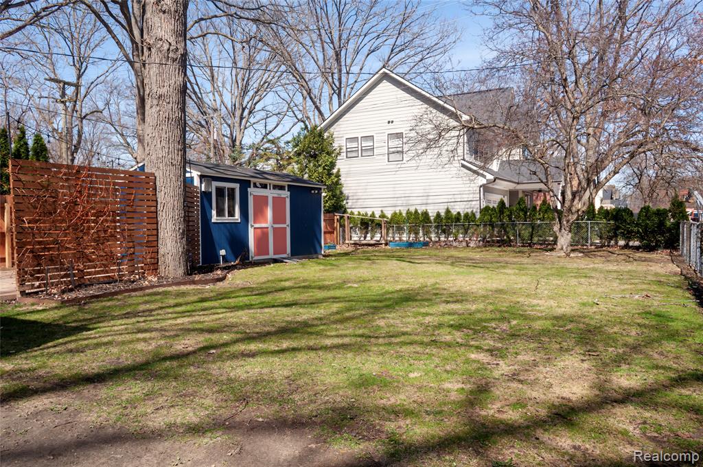802 Catalpa Drive, Royal Oak, MI 48067 — Photo 30