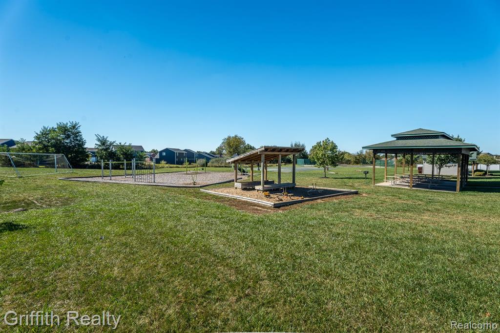 3576 AMBER OAKS Drive, Howell, MI 48855 — Photo 31