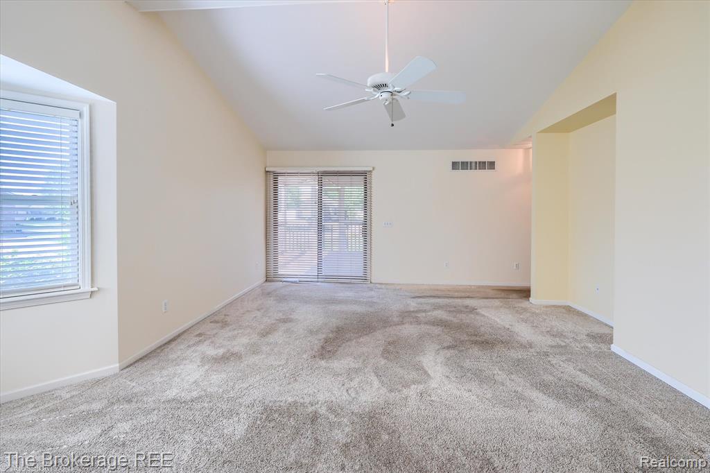5930 Cross Creek Drive, 246, Swartz Creek, MI 48473 — Photo 10