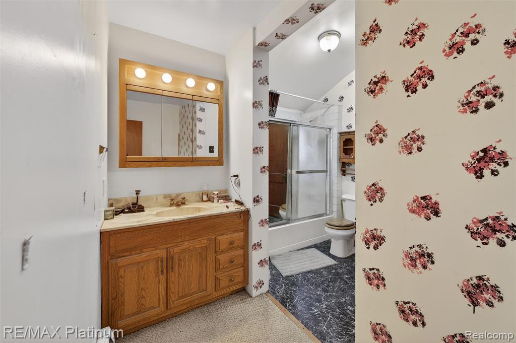 215 Washington Street, Byron, MI 48418 — Photo 16
