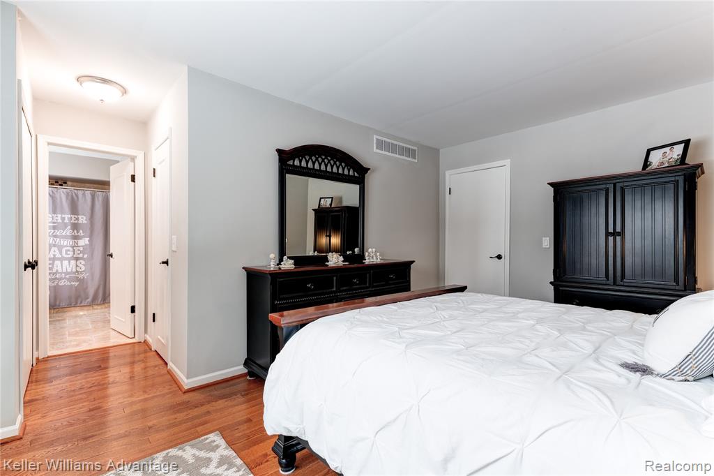 44985 Steeple Path, Novi, MI — Photo 26