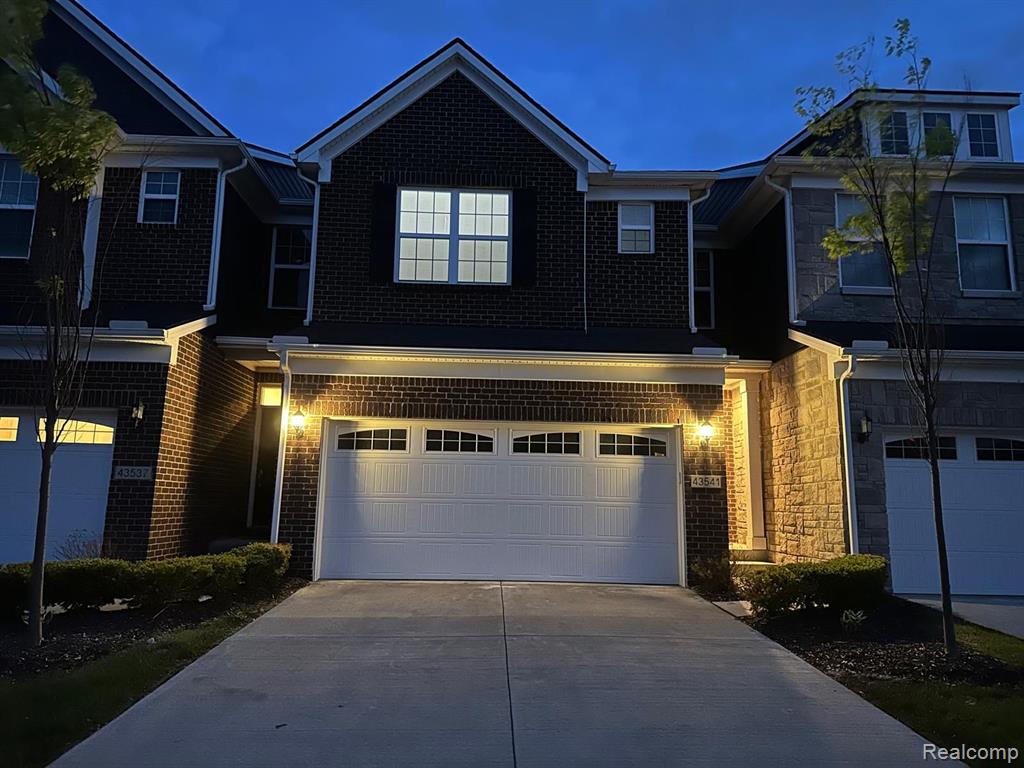 43541 PROSPECT, Novi, MI — Photo 2