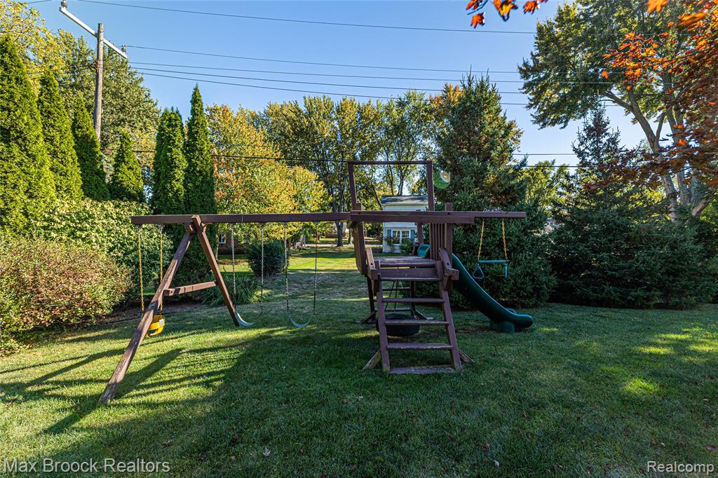 5605 Woodwind Drive, Bloomfield Hills, MI 48301 — Photo 16