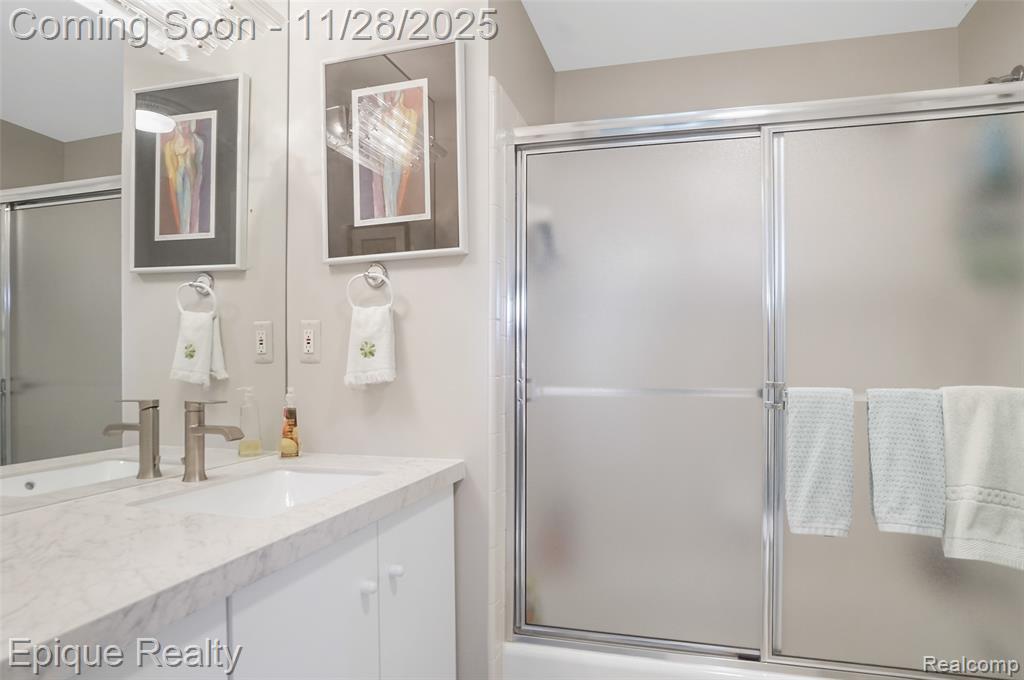 2164 Bordeaux Street, West Bloomfield, MI, 48323