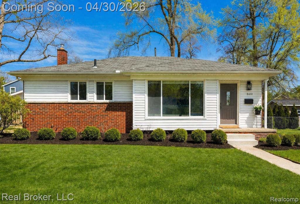 8410 Northfield Boulevard, Oak Park, MI 48237 — front exterior