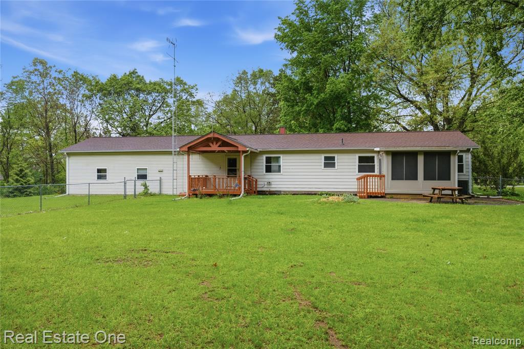 9715 Galatian Drive, Whitmore Lake, MI 48189 — Photo 26