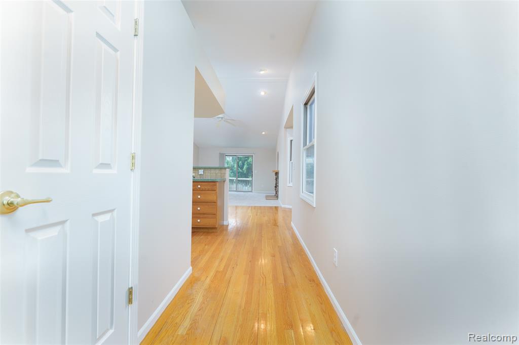 216 Canterbury Court, Linden, MI 48451 — Photo 3