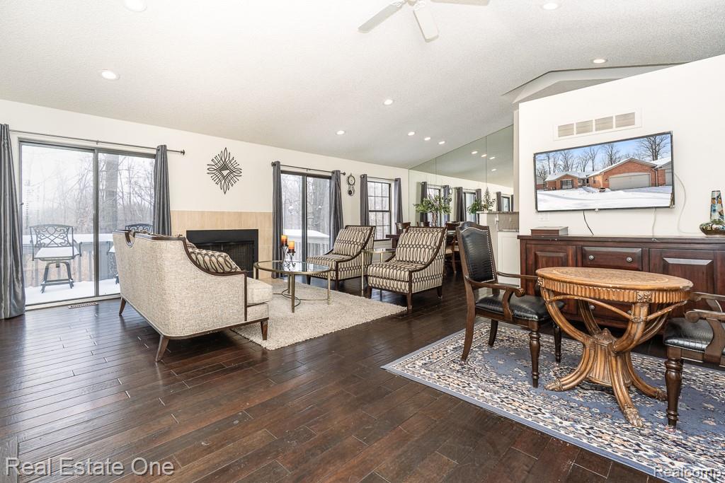 7086 Danbrooke Court, West Bloomfield, MI — Photo 4