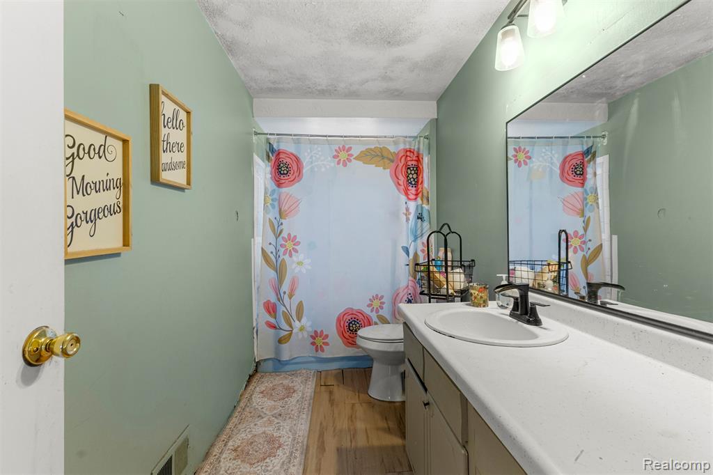 38320 Townhall Street, Harrison Township, MI — Photo 10