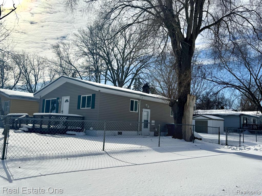 731 Stanley Avenue, Pontiac, MI 48340 — Photo 2